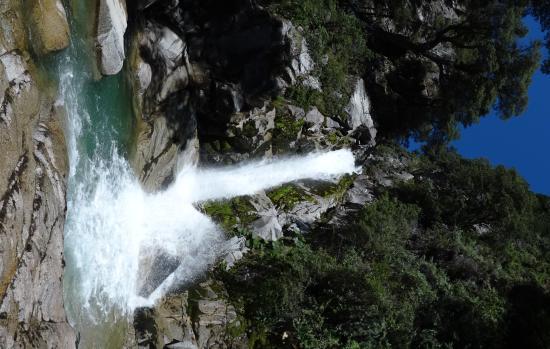 Cascada Co Lemu