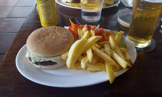 Bar C. B's-Los Toneles