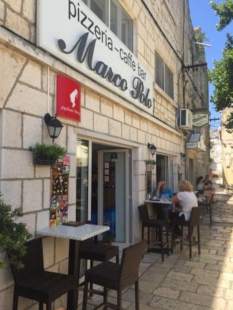 Pizzeria