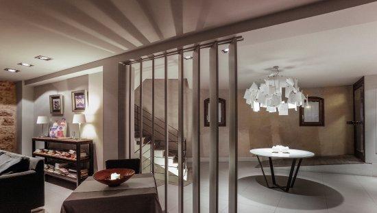 Hotel e La Fábrica de Solfa