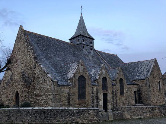 Vieille Église de Saint Lunaire