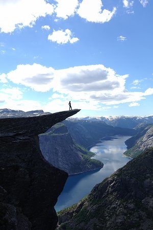 Trolltunga Active