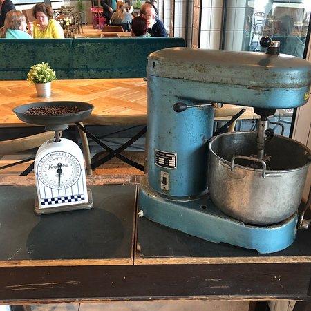 Cafe Zipper