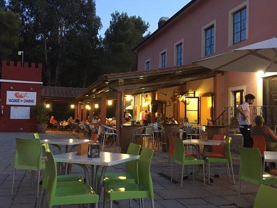 La Corte Dei Glicini