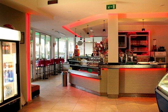 Pizzeria Four Roses Cafè