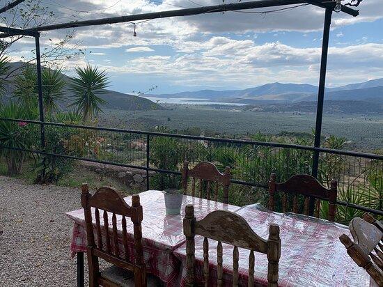 Taverna Basanos