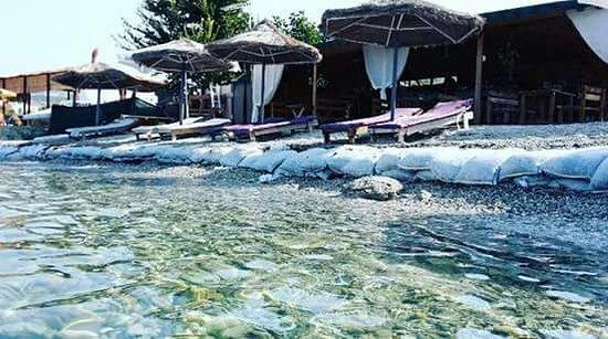 Bar Beach Idisi