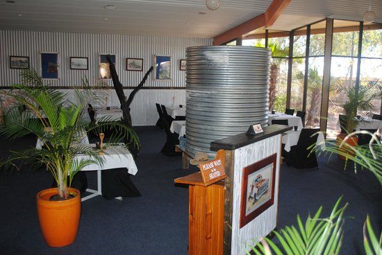 Oasis Restaurant and Bar