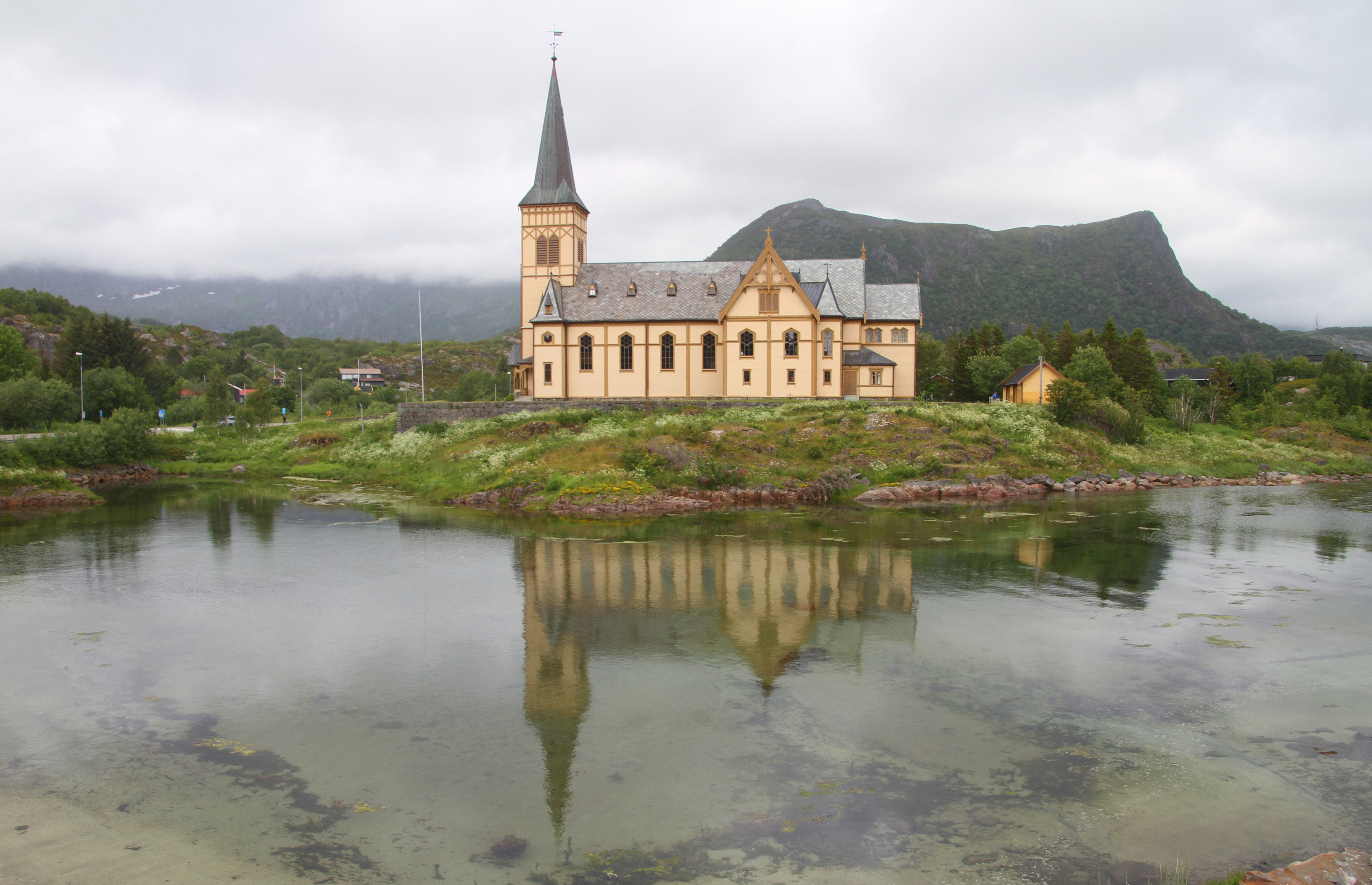 Vågan kirke