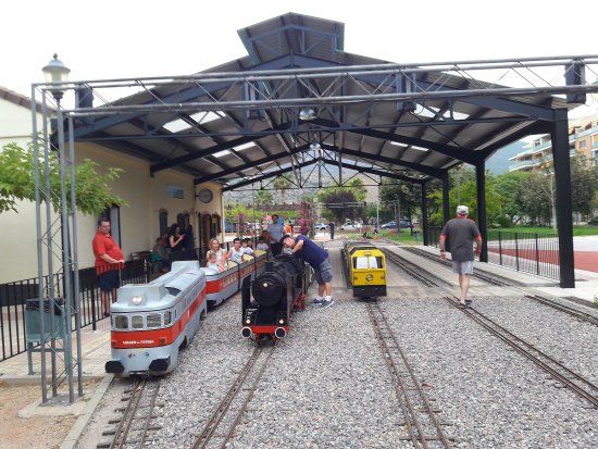 Parque Plaza Del Trenet